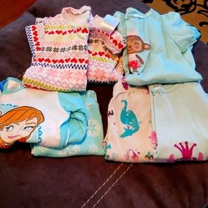 Girls 5t pajama lot